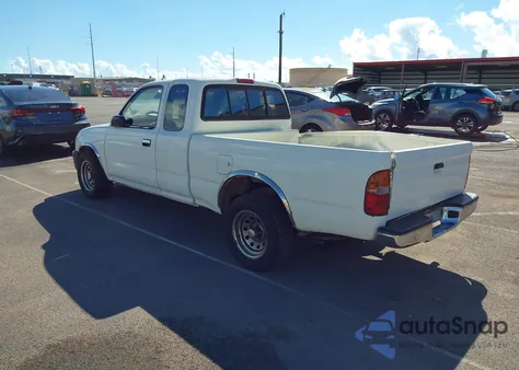 1998 Toyota Tacoma z USA, uszkodzony, nr VIN 4TAVL52N9WZ167802